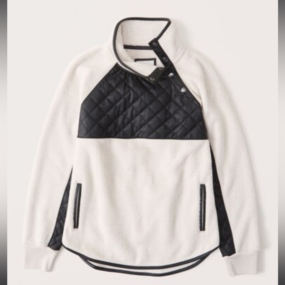 🍁 🍂 COZY 🍂🍁 Abercrombie and Fitch asymmetrical snap fleece